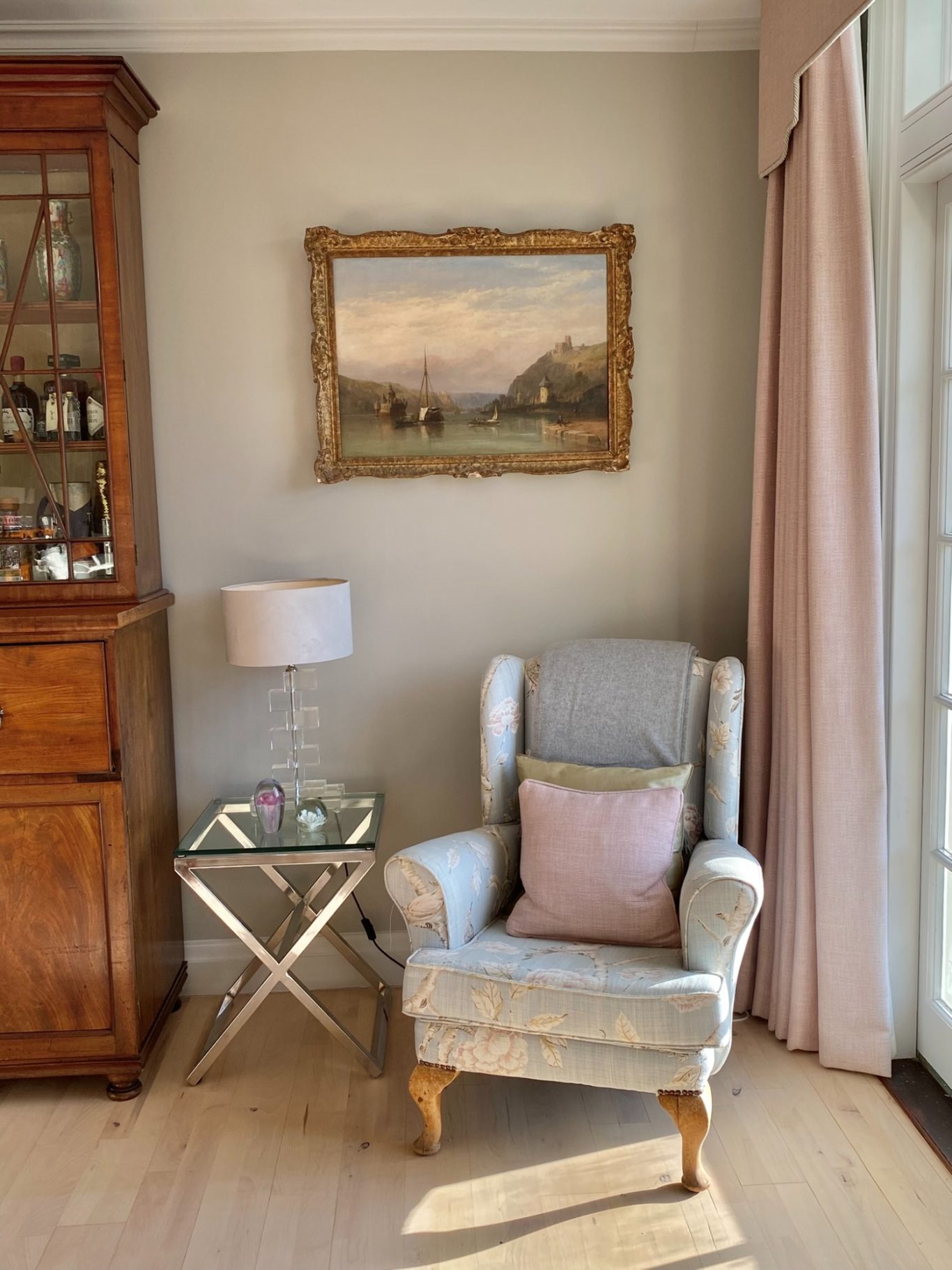 LUMEN Interior Design Drawing room arm chair